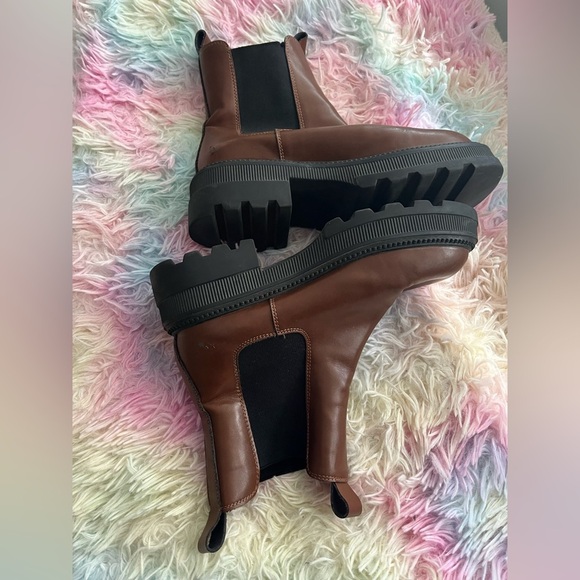 Daphne brown boots- Size 6.5 - Picture 4 of 12